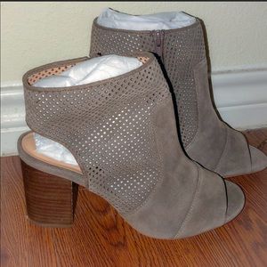 (NEW) Taupe Market & Spruce Booties 7M